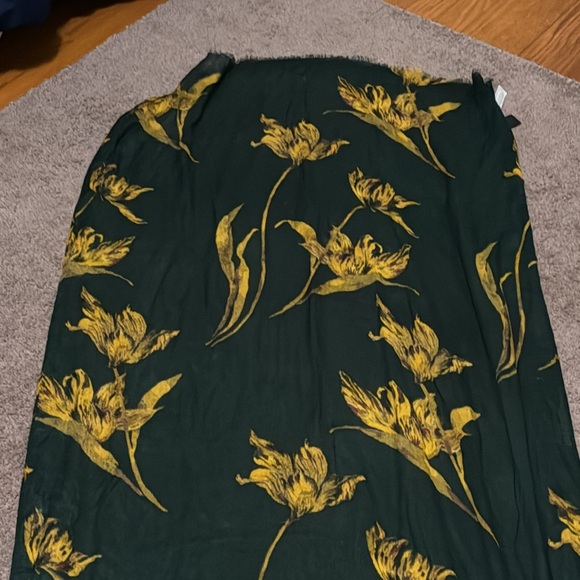 NWOT Ann Taylor Scarf/Wrap-Floral/Green&Yellow-77x29-Frayed Edge-Semi Sheer - Picture 10 of 16